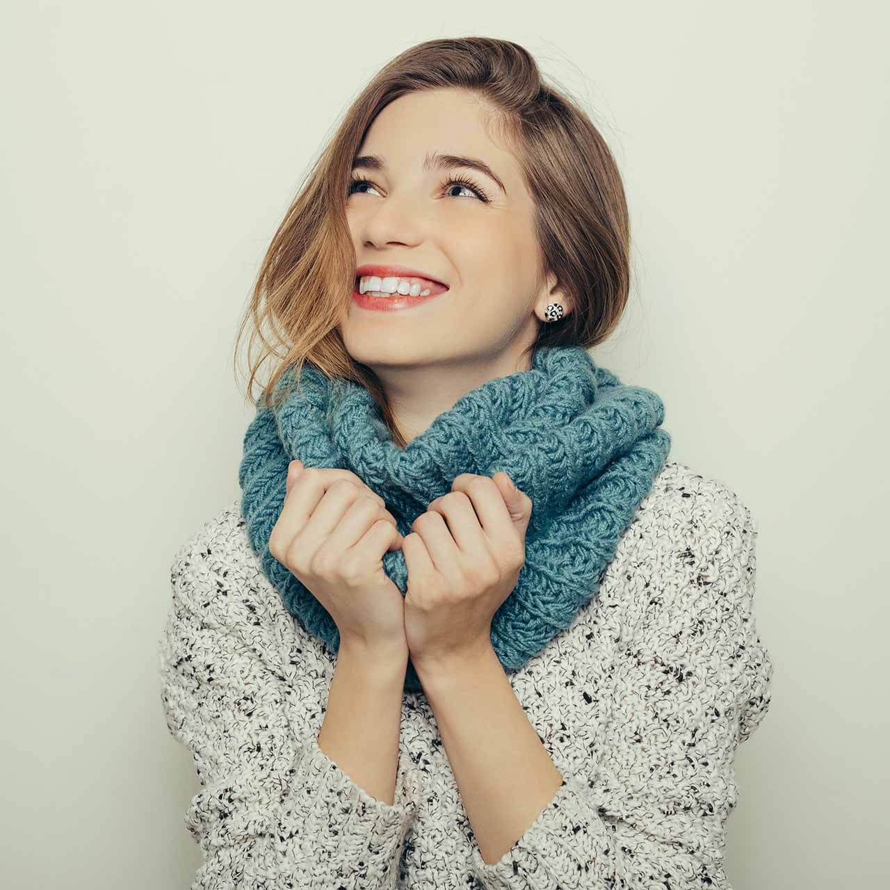 portrait-of-an-attractive-young-girl-in-winter-1